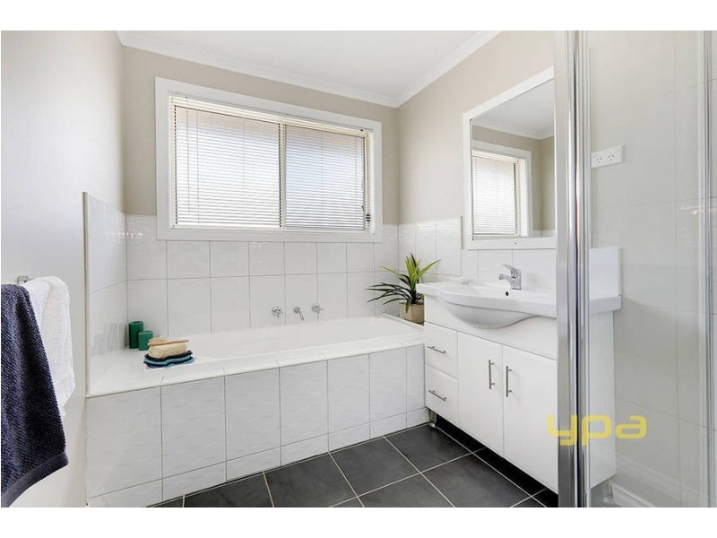 6/4-16 Melaleuca Drive, Meadow Heights VIC 3048