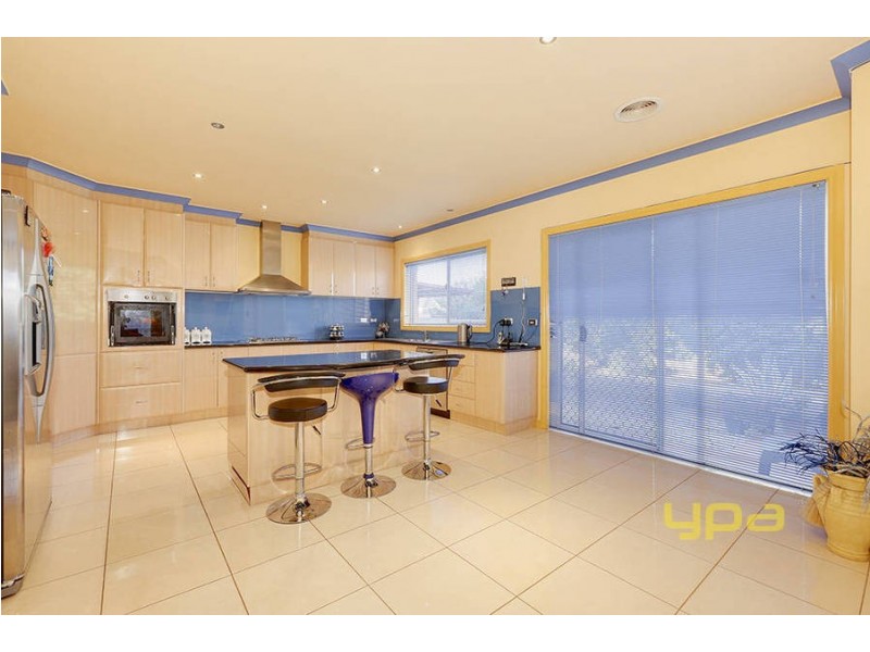 12 Centaurus Avenue, Roxburgh Park VIC 3064