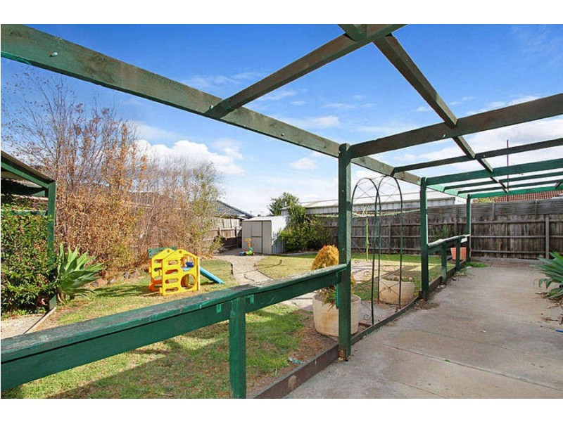 112 Rokewood Crescent, Meadow Heights VIC 3048