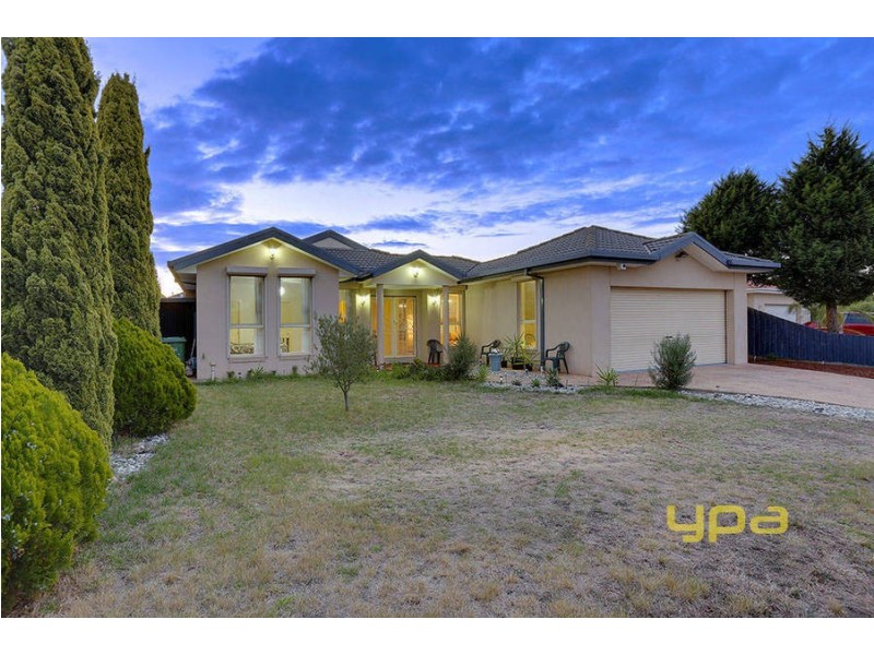 7 Truscott Avenue, Roxburgh Park VIC 3064
