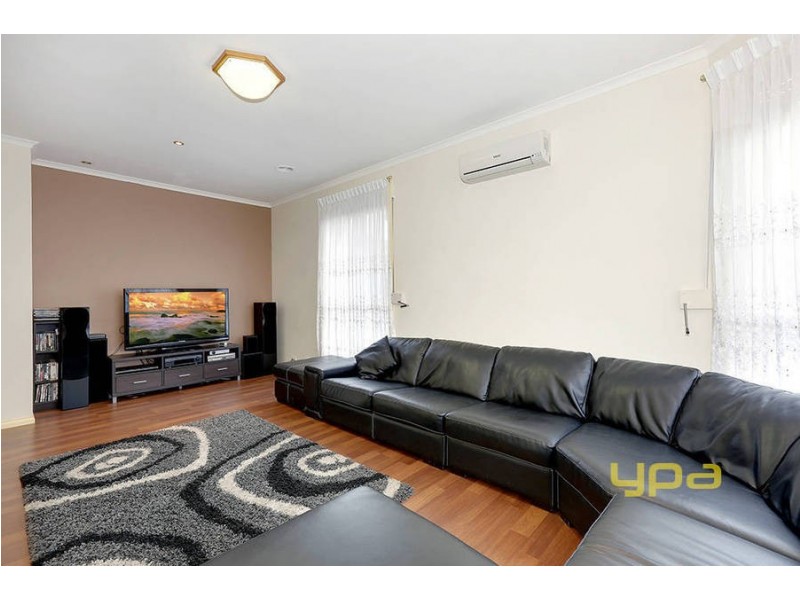 7 Truscott Avenue, Roxburgh Park VIC 3064