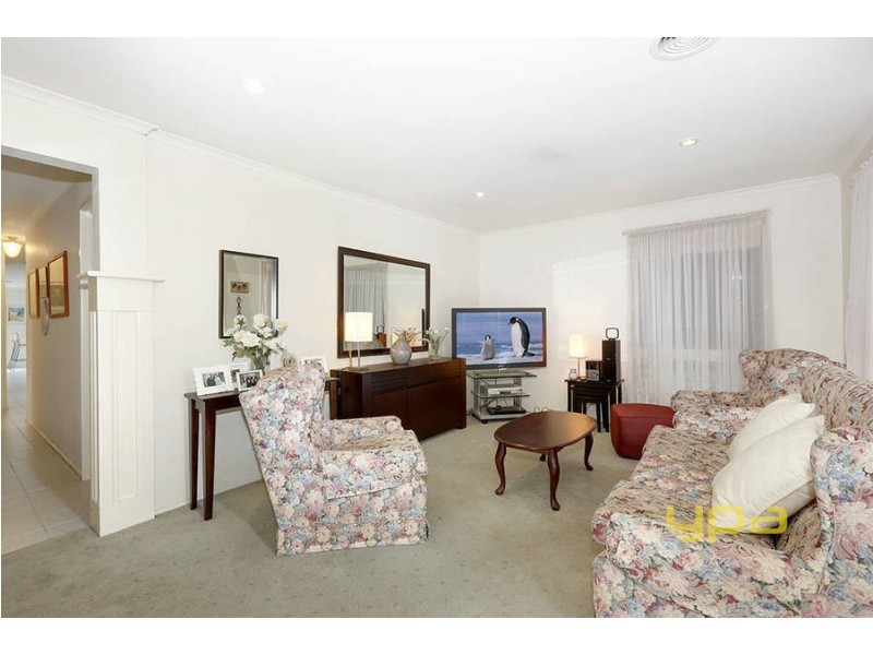 5 Carr Place, Roxburgh Park VIC 3064