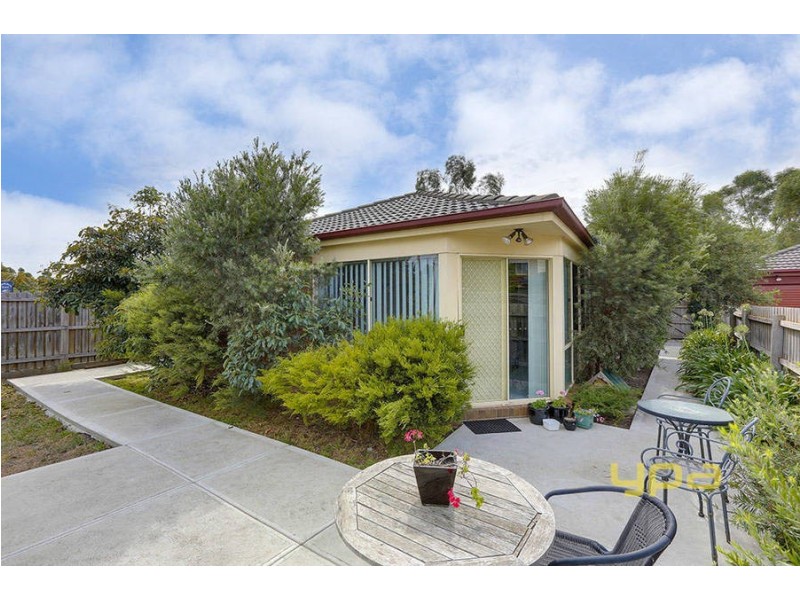 5 Carr Place, Roxburgh Park VIC 3064