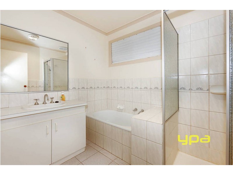 28 Nicholson Crescent, Meadow Heights VIC 3048