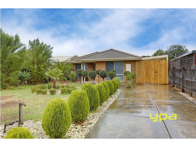 10 Harwood Place, Roxburgh Park VIC 3064