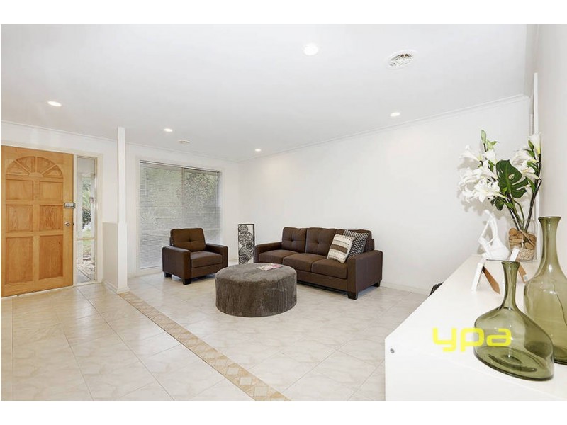 10 Harwood Place, Roxburgh Park VIC 3064