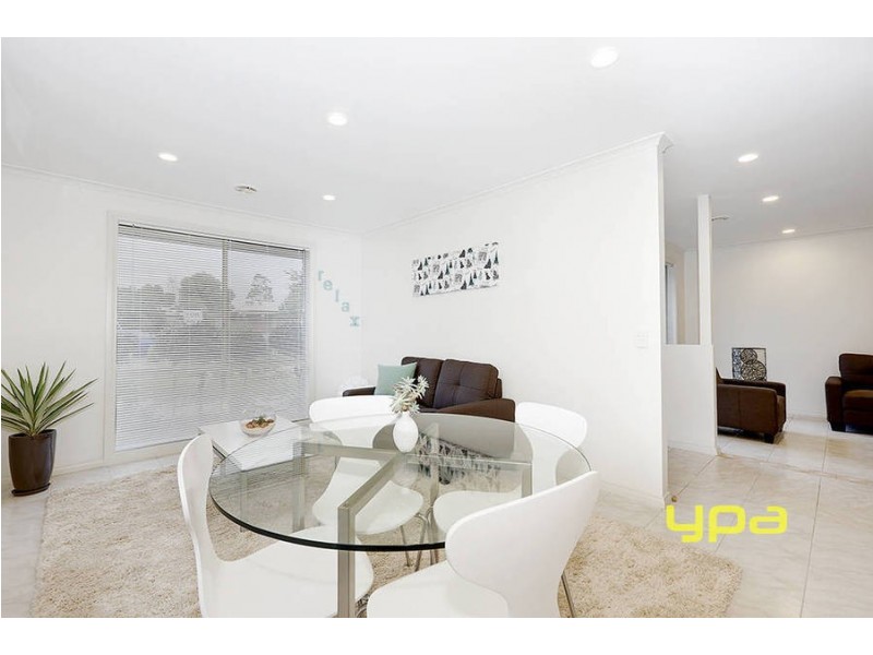 10 Harwood Place, Roxburgh Park VIC 3064