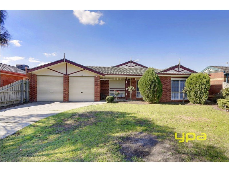 3 Gibney Close, Roxburgh Park VIC 3064