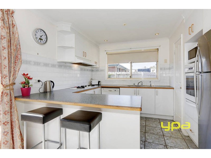 3 Gibney Close, Roxburgh Park VIC 3064