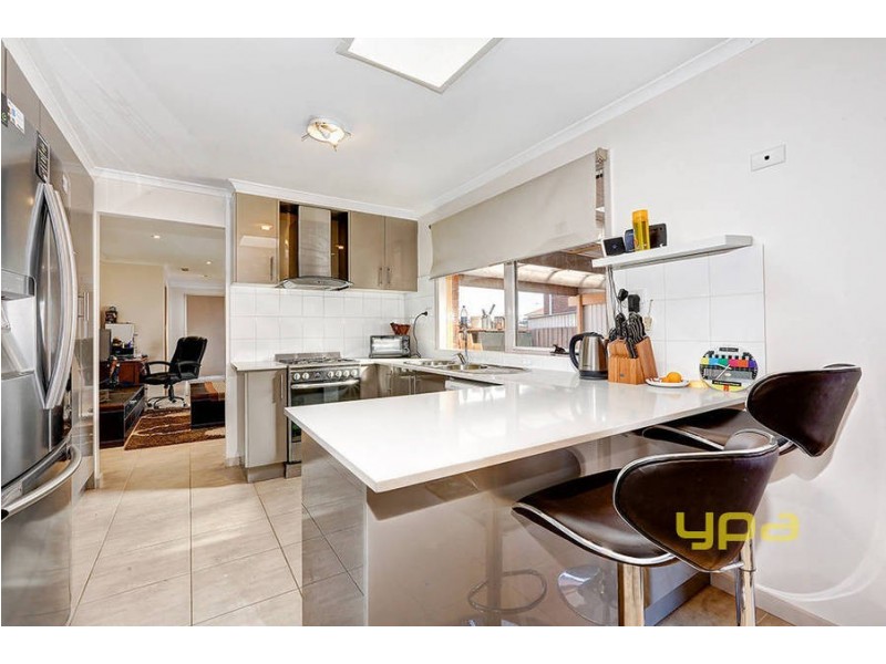 32 Cassinia Crescent, Meadow Heights VIC 3048