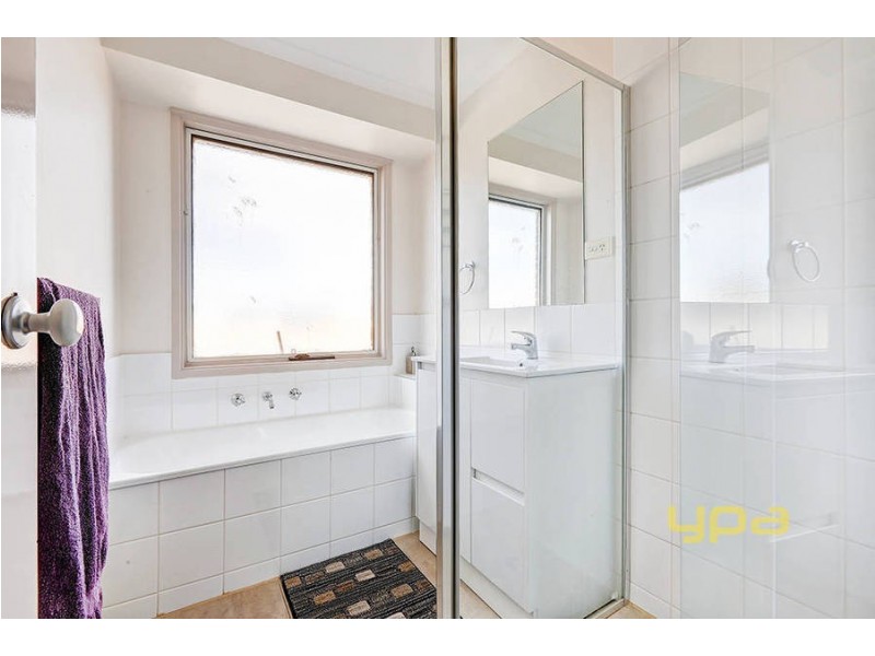 32 Cassinia Crescent, Meadow Heights VIC 3048