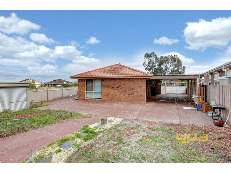 32 Cassinia Crescent, Meadow Heights VIC 3048