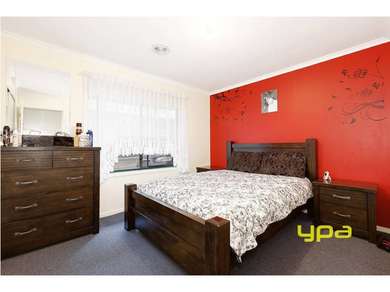 27 Bradman Drive, Meadow Heights VIC 3048