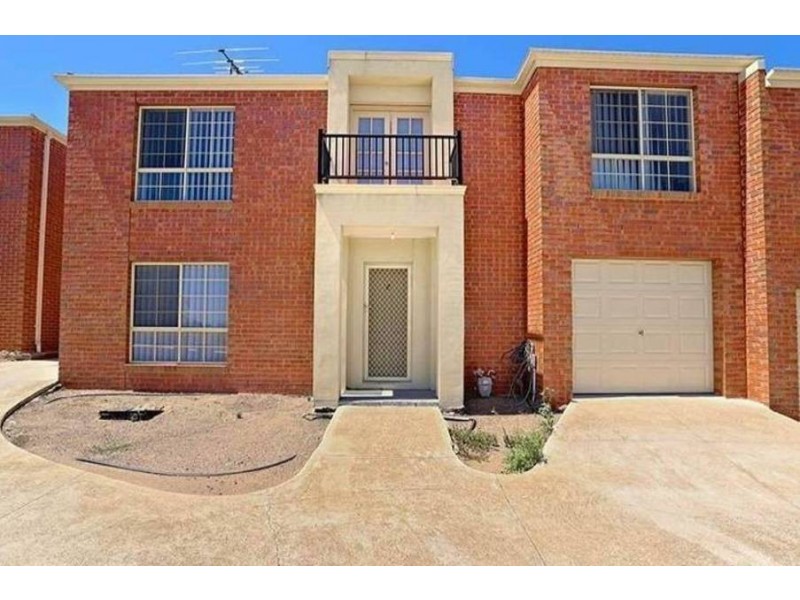 8/32-36 Papworth Place, Meadow Heights VIC 3048