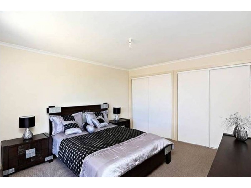 8/32-36 Papworth Place, Meadow Heights VIC 3048