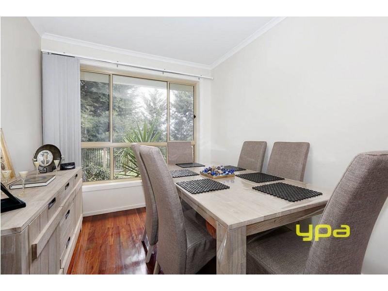 2/31 Cassinia Crescent, Meadow Heights VIC 3048