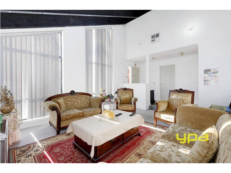 27 Papworth Place, Meadow Heights VIC 3048