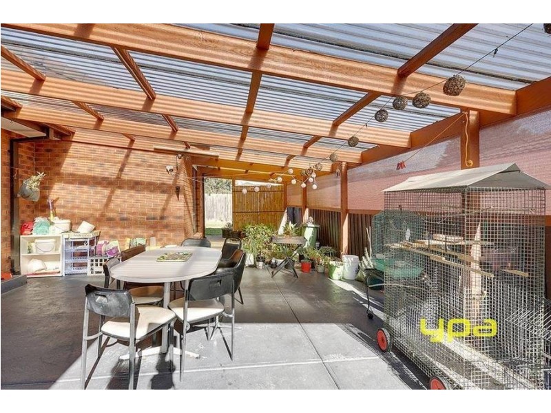 27 Papworth Place, Meadow Heights VIC 3048