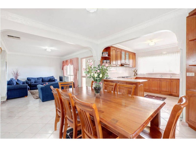 2 Shaba Court, Meadow Heights VIC 3048