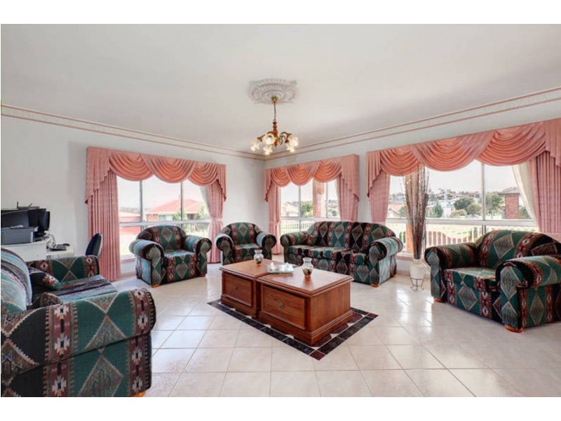 2 Shaba Court, Meadow Heights VIC 3048