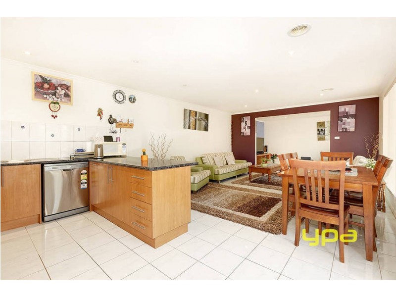 5 Severn Court, Roxburgh Park VIC 3064