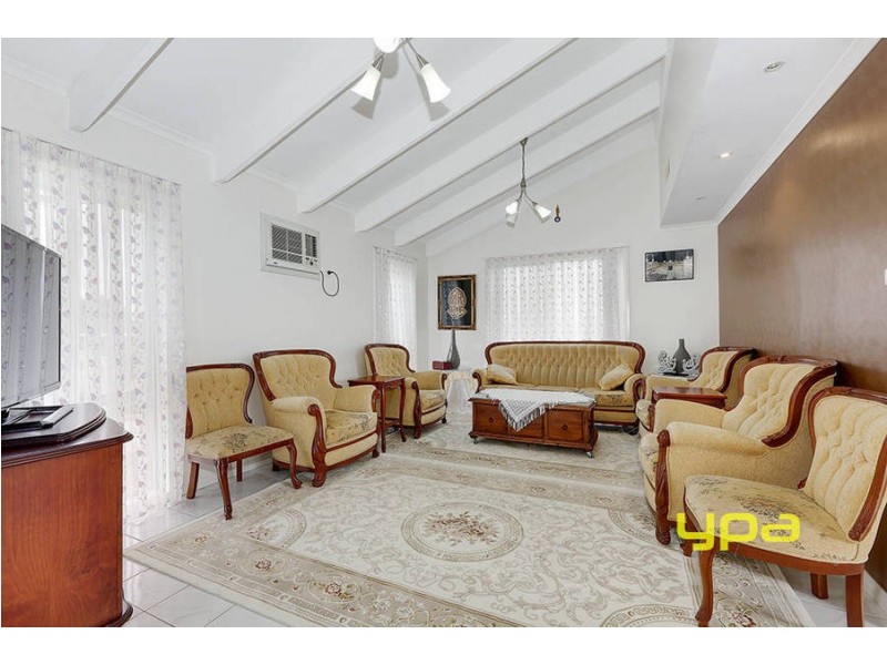 13 Yaralla Court, Meadow Heights VIC 3048