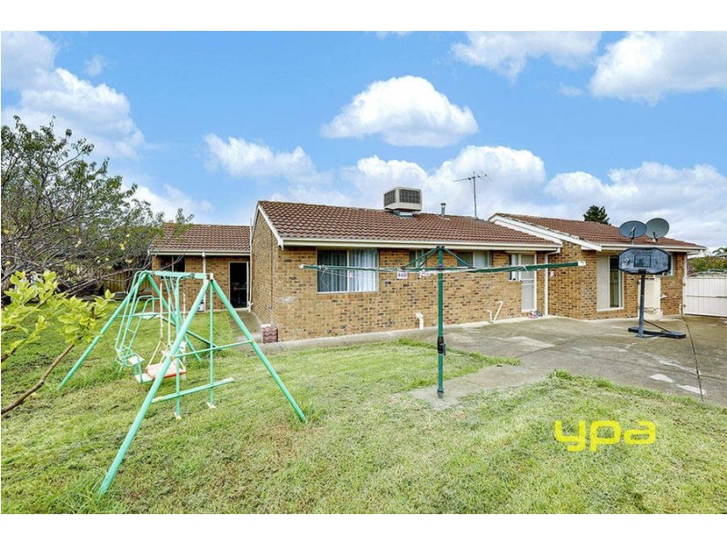 13 Yaralla Court, Meadow Heights VIC 3048