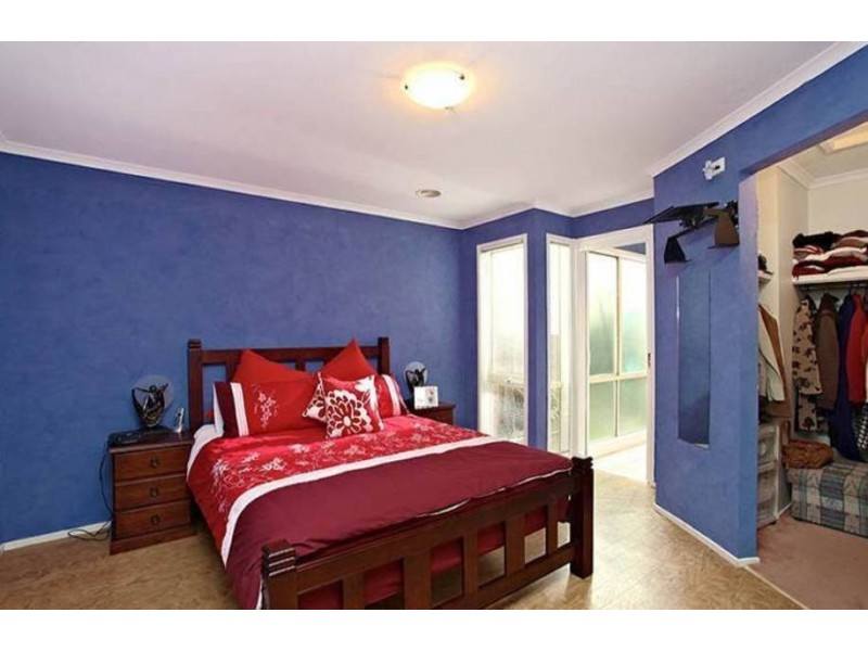 21 Baynton Crescent, Roxburgh Park VIC 3064