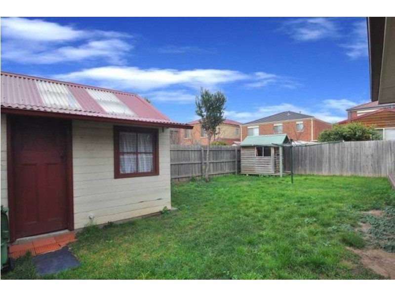 4 Esla Drive, Roxburgh Park VIC 3064