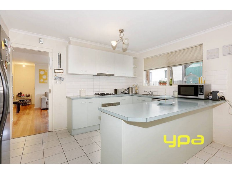 14 Sutherland Way, Roxburgh Park VIC 3064