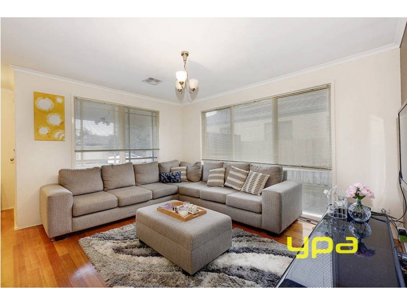 14 Sutherland Way, Roxburgh Park VIC 3064