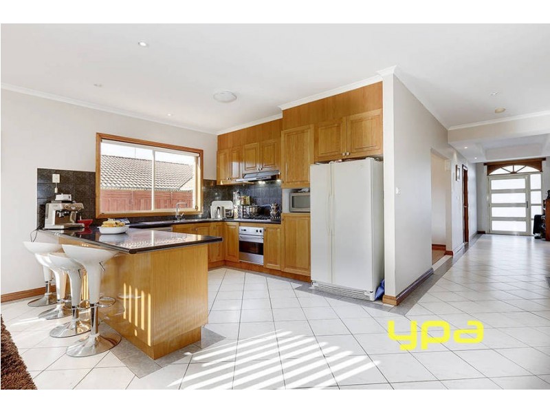 10 Vela Place, Roxburgh Park VIC 3064