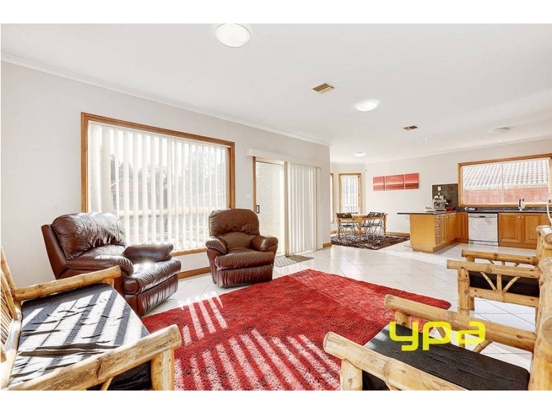 10 Vela Place, Roxburgh Park VIC 3064