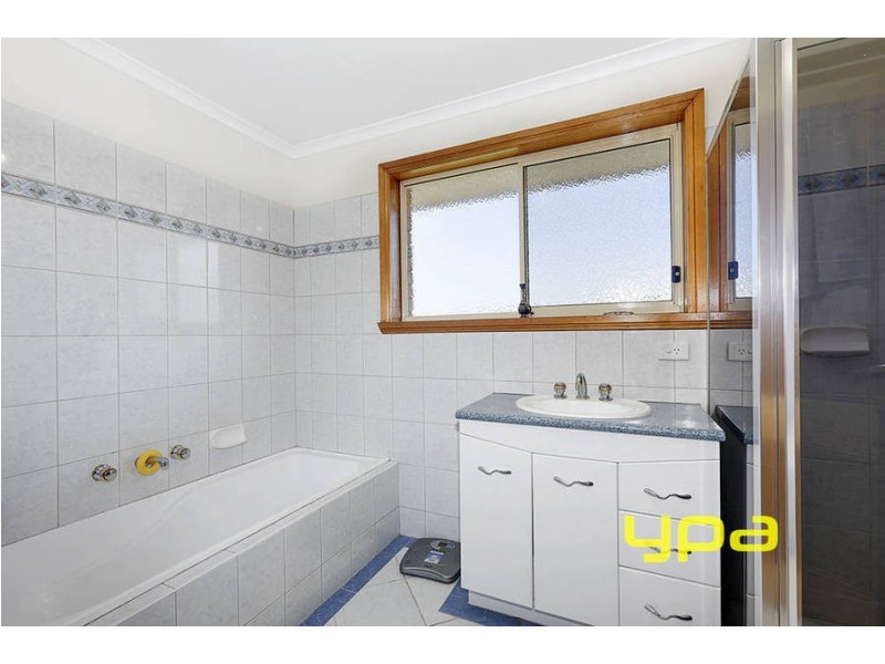 10 Vela Place, Roxburgh Park VIC 3064