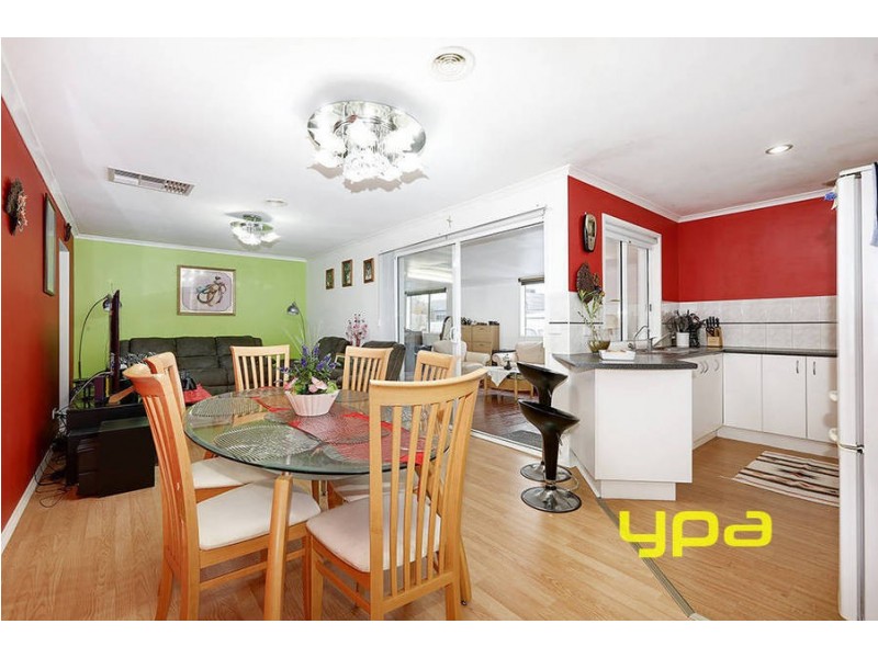 16 Severn Court, Roxburgh Park VIC 3064