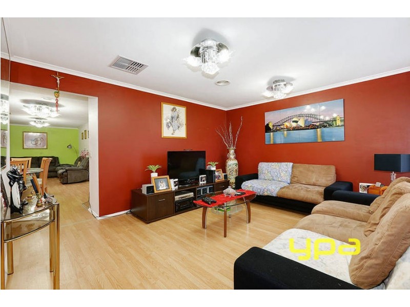 16 Severn Court, Roxburgh Park VIC 3064