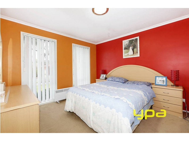 16 Severn Court, Roxburgh Park VIC 3064