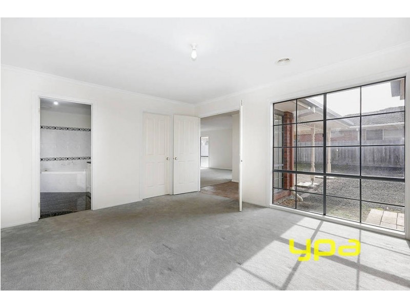 21 Centaurus Avenue, Roxburgh Park VIC 3064