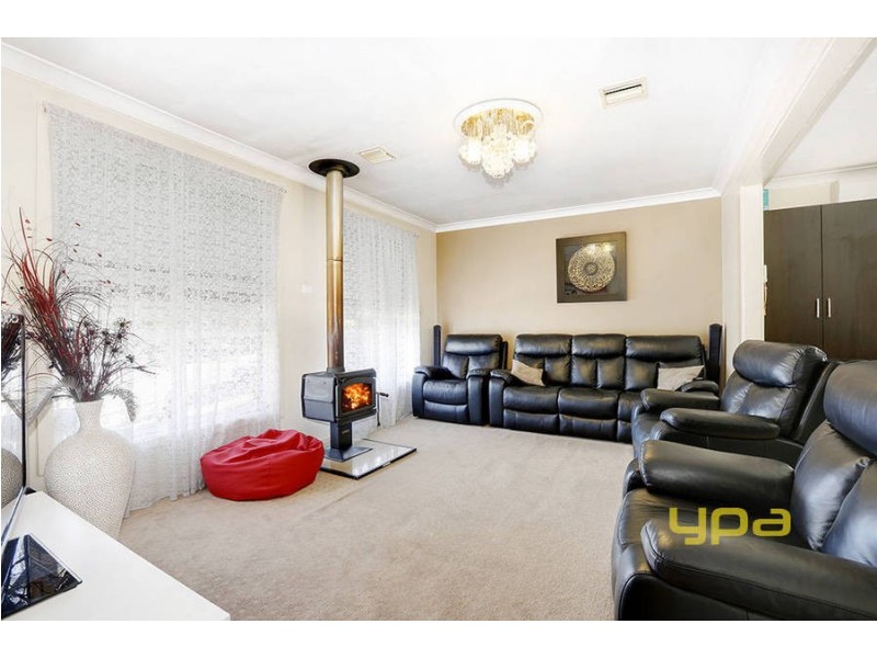 6 Dillwynia Place, Meadow Heights VIC 3048