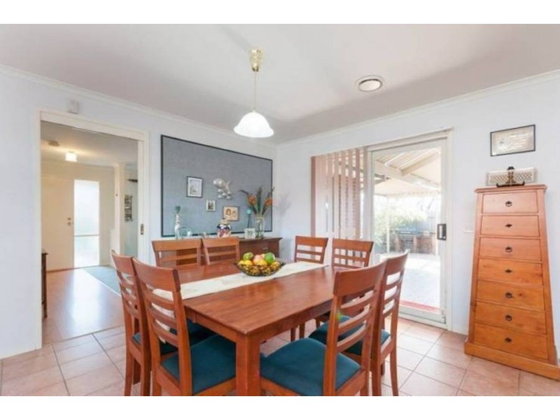 20 Sheridan Way, Roxburgh Park VIC 3064