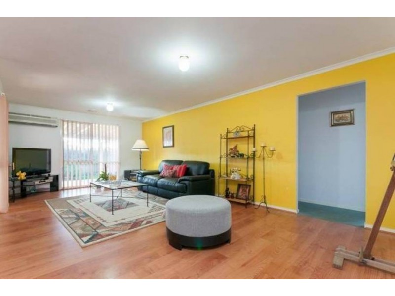 20 Sheridan Way, Roxburgh Park VIC 3064