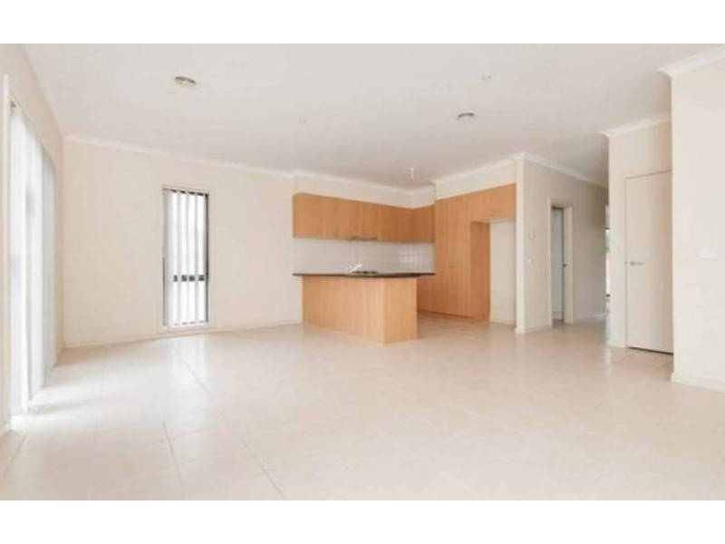 86 Hayfield Road, Roxburgh Park VIC 3064