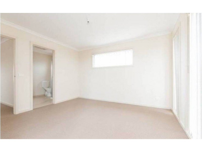 86 Hayfield Road, Roxburgh Park VIC 3064