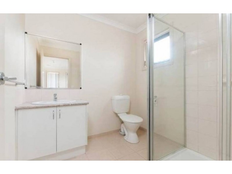 86 Hayfield Road, Roxburgh Park VIC 3064