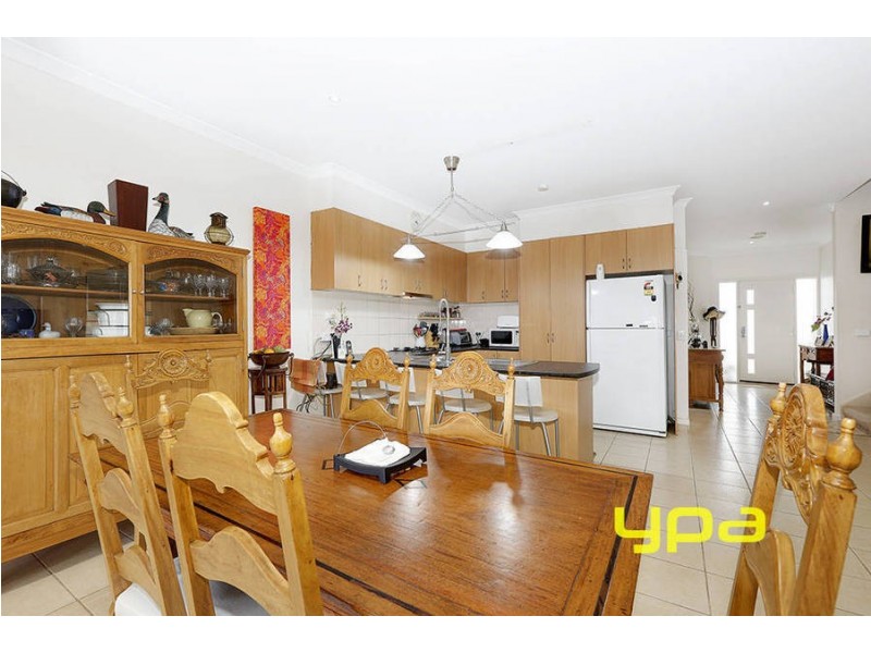 96 Hayfield Road, Roxburgh Park VIC 3064