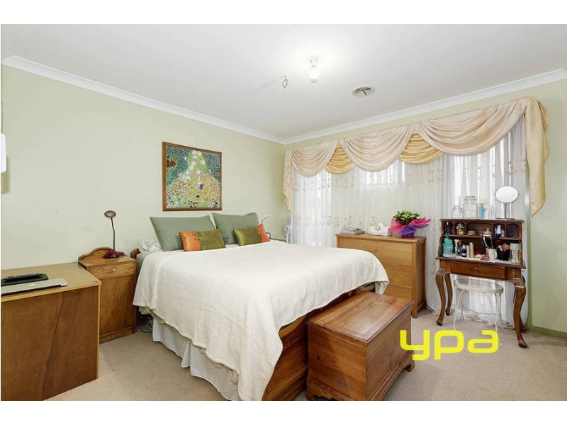 96 Hayfield Road, Roxburgh Park VIC 3064