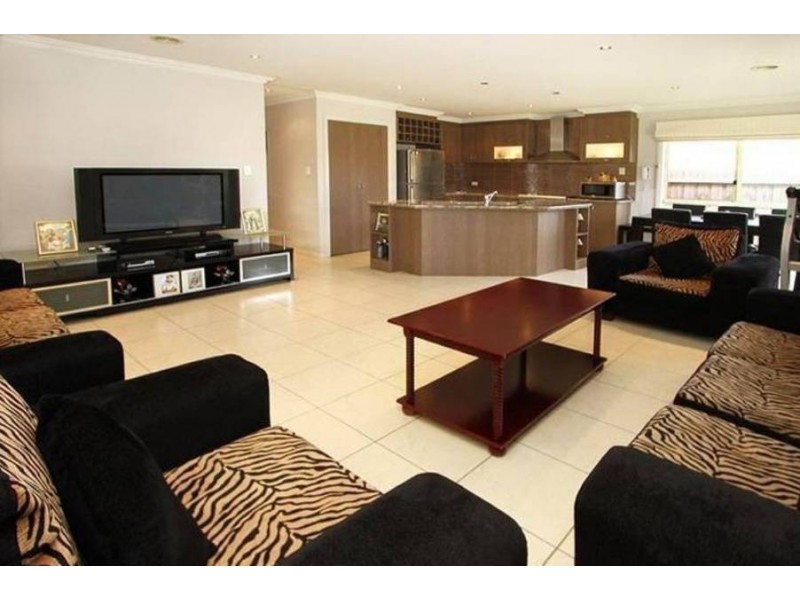 45 Athol Avenue, Roxburgh Park VIC 3064