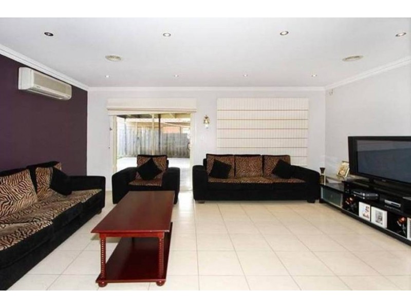 45 Athol Avenue, Roxburgh Park VIC 3064