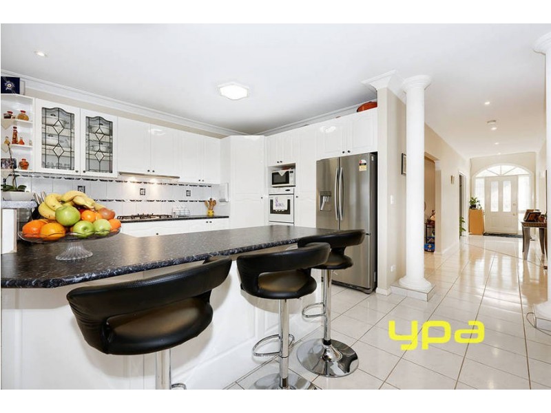 13 Preston Avenue, Roxburgh Park VIC 3064