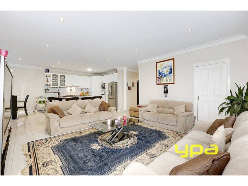 13 Preston Avenue, Roxburgh Park VIC 3064